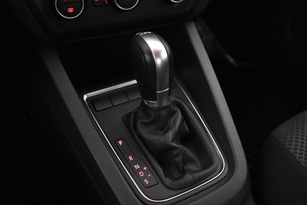 VOLKSWAGEN Jetta 2018