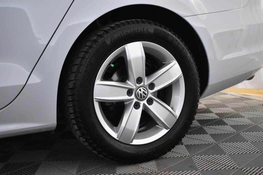 VOLKSWAGEN Jetta 2018