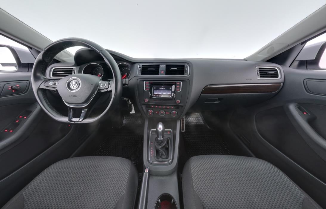 VOLKSWAGEN Jetta 2018