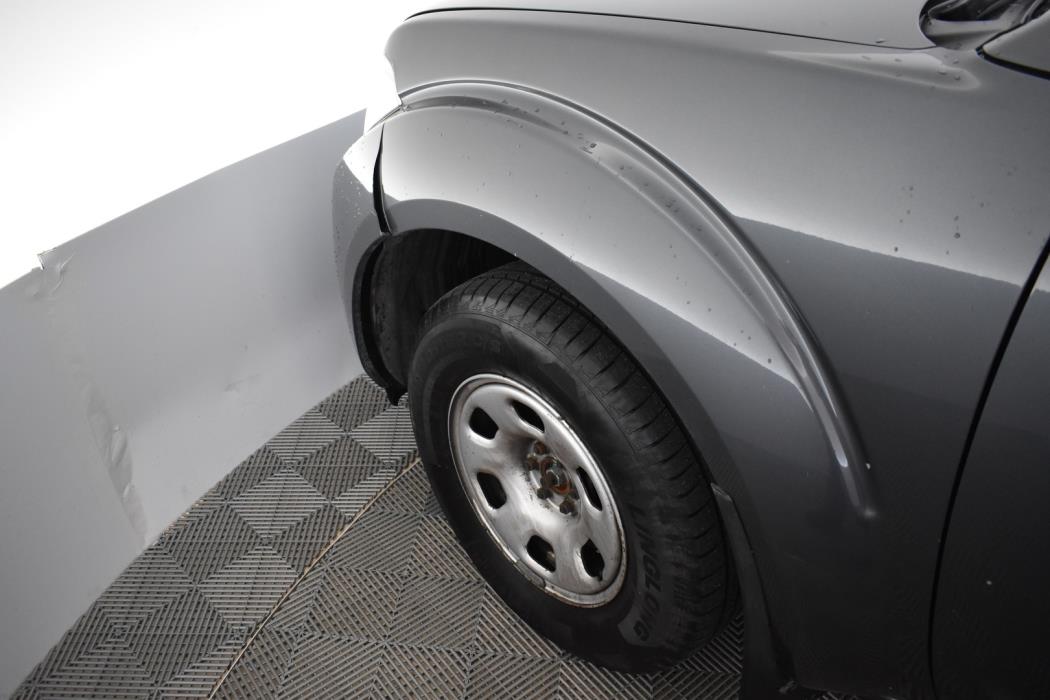 NISSAN Navara 2011