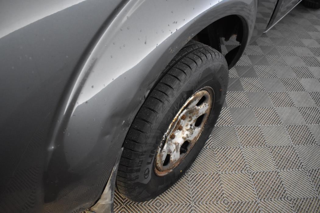 NISSAN Navara 2011