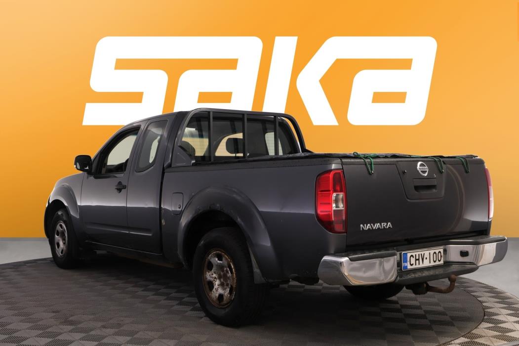 NISSAN Navara 2011
