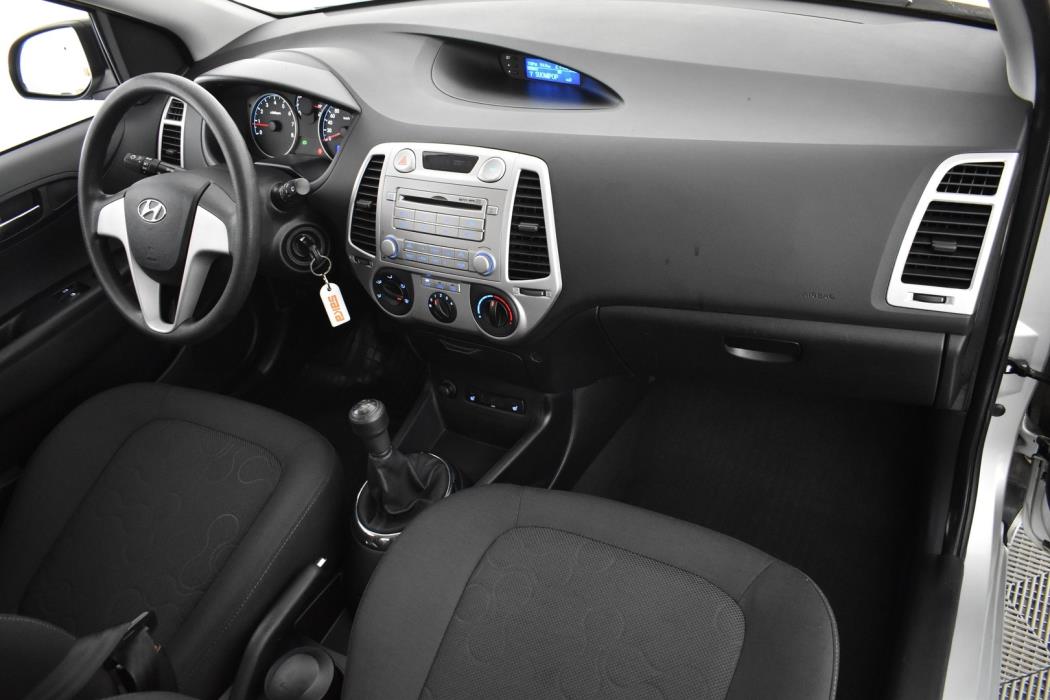 HYUNDAI i20 2012