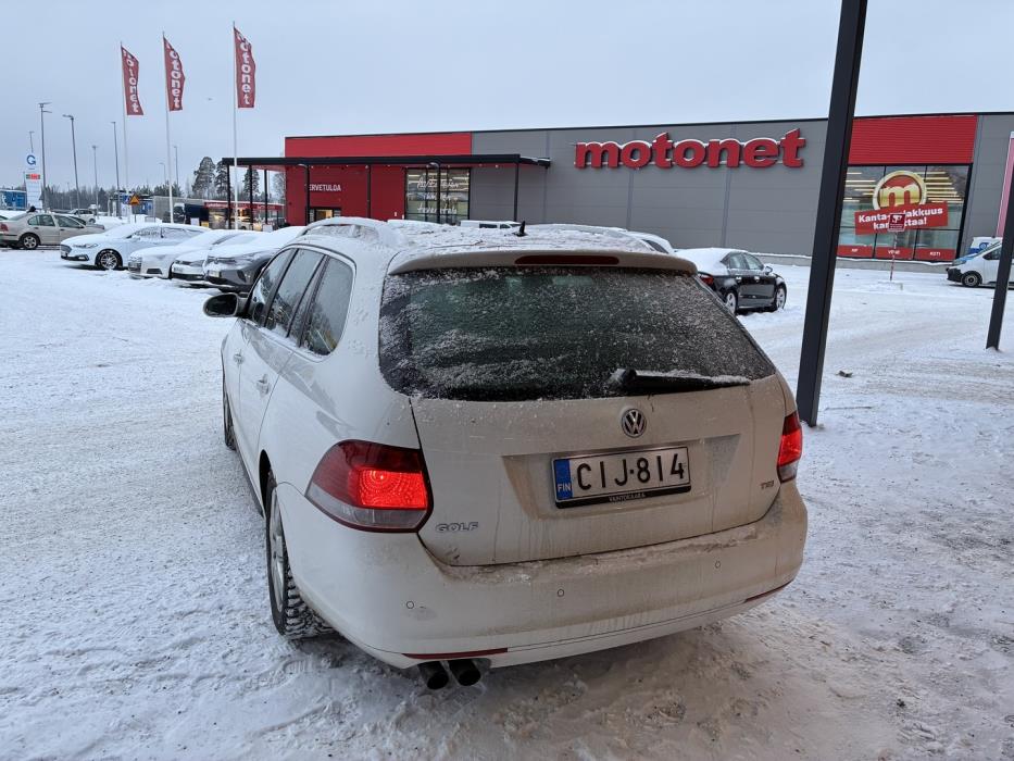 VOLKSWAGEN Golf 2012