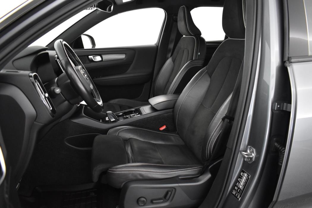 VOLVO XC40 2019