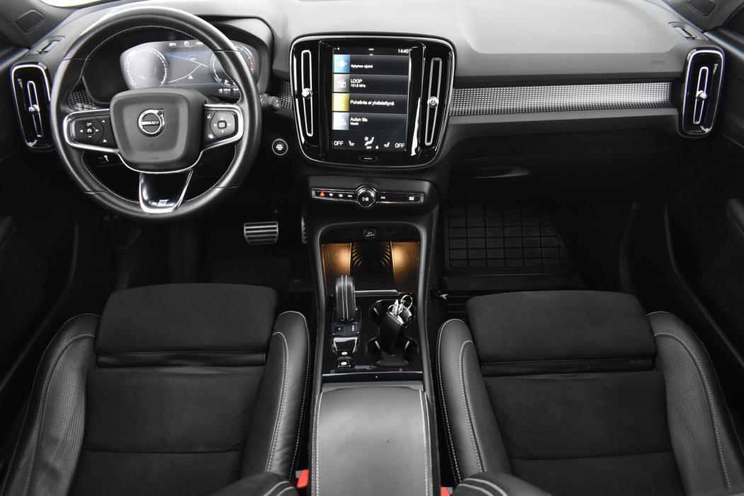 VOLVO XC40 2019