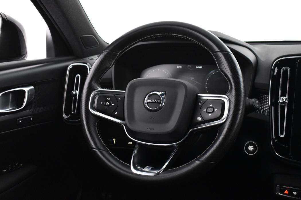 VOLVO XC40 2019