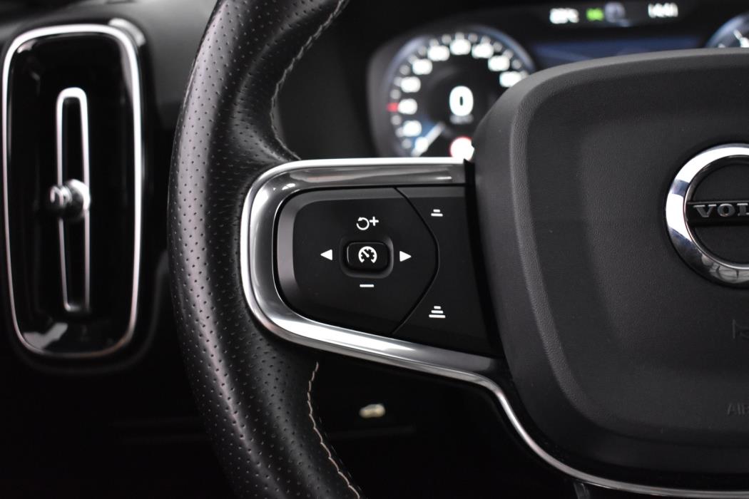 VOLVO XC40 2019