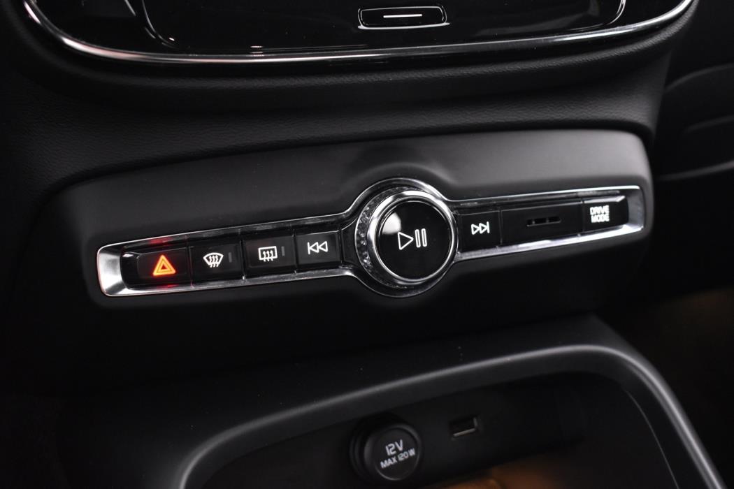 VOLVO XC40 2019