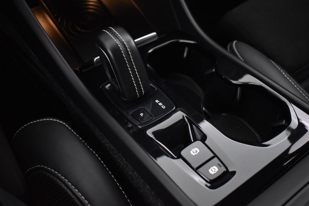 VOLVO XC40 2019