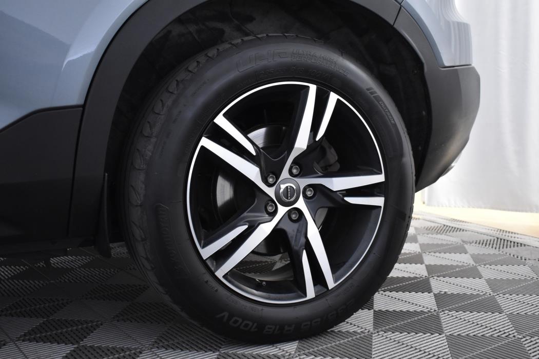 VOLVO XC40 2019