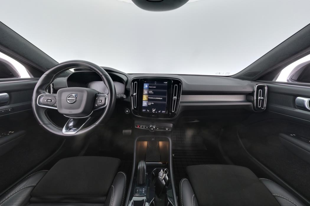 VOLVO XC40 2019
