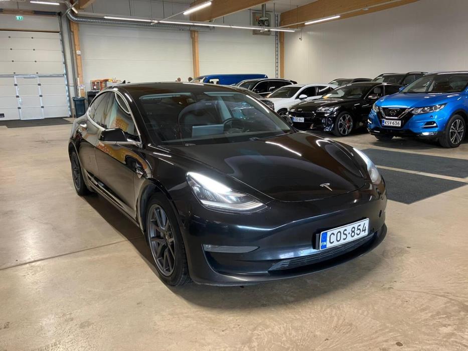 TESLA Model 3 2020