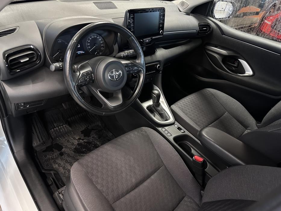 TOYOTA Yaris 2021