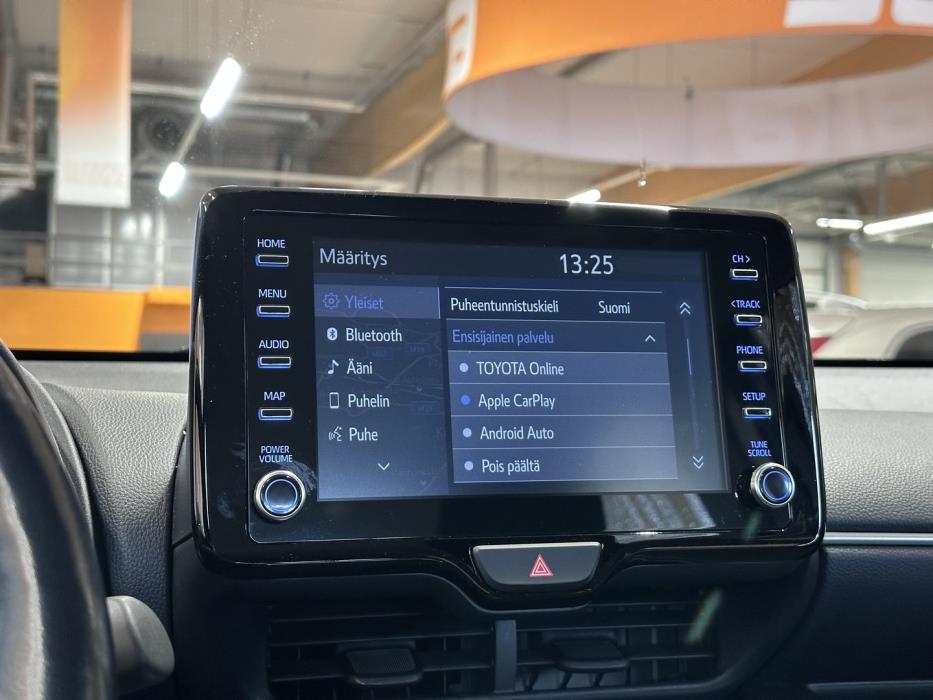 TOYOTA Yaris 2021