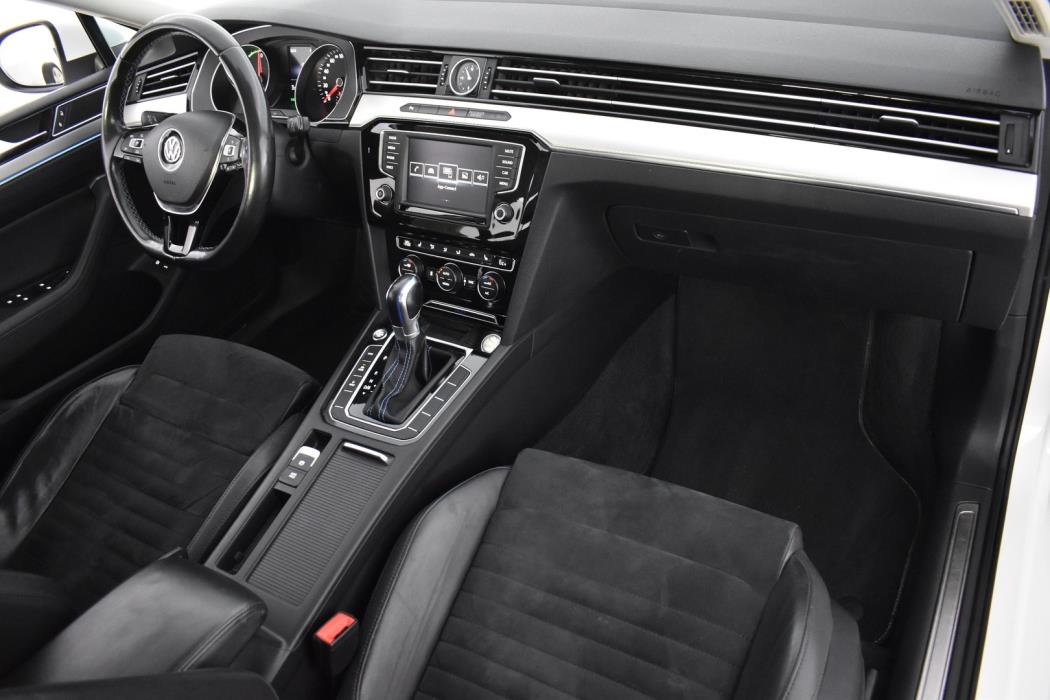 VOLKSWAGEN Passat 2017