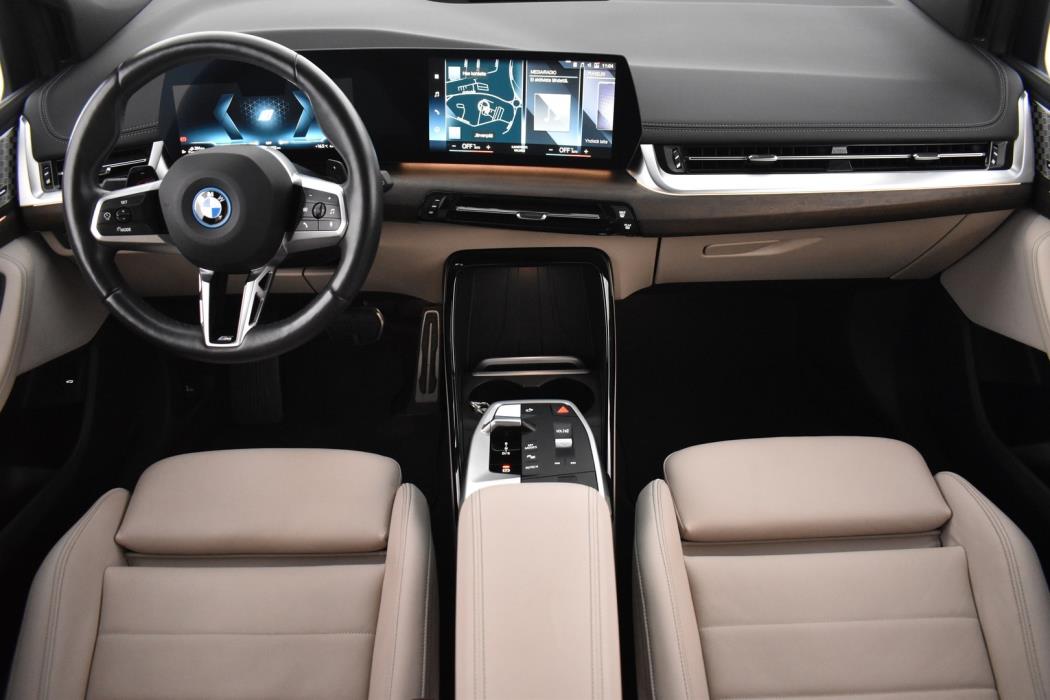 BMW 225 2023