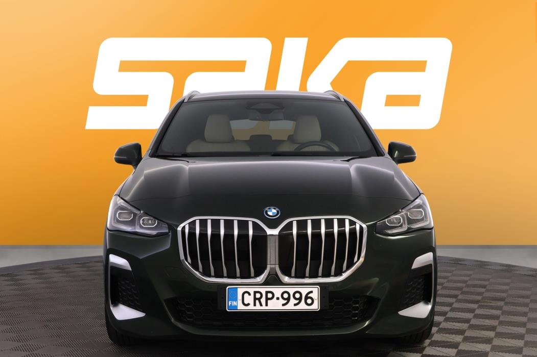 BMW 225 2023