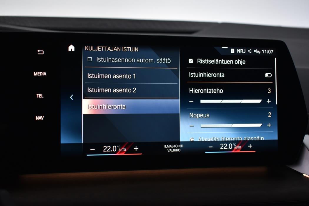 BMW 225 2023