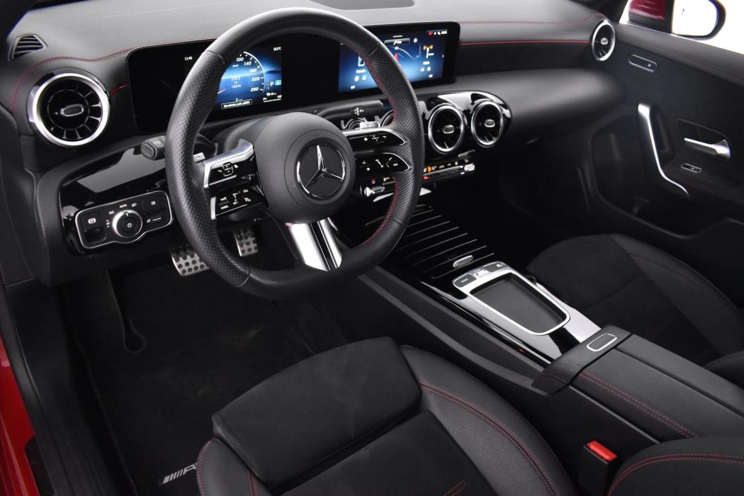 MERCEDES-BENZ CLA 2025