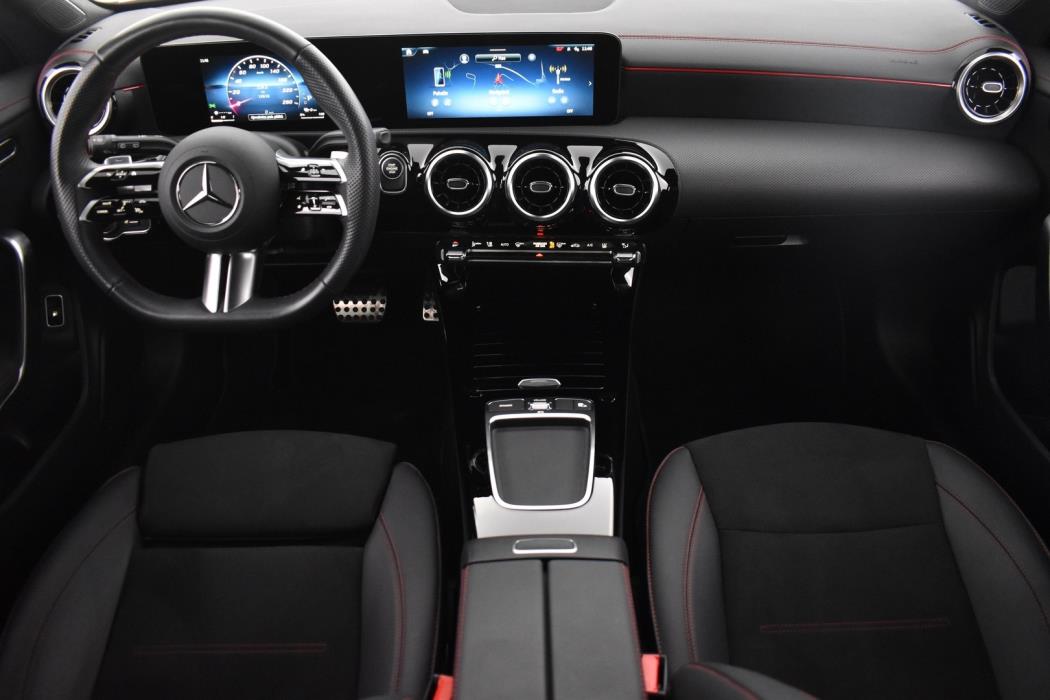 MERCEDES-BENZ CLA 2025