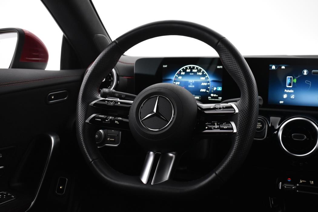 MERCEDES-BENZ CLA 2025