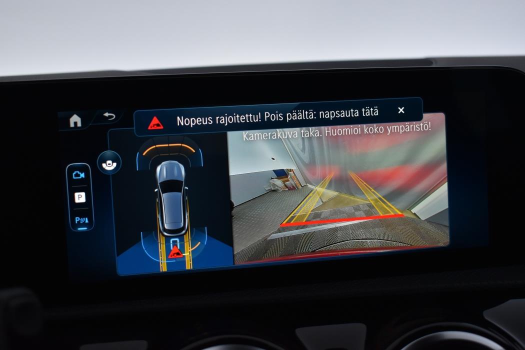 MERCEDES-BENZ CLA 2025