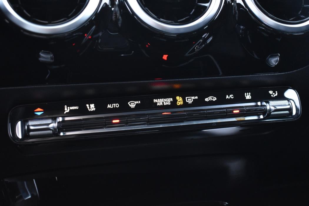 MERCEDES-BENZ CLA 2025