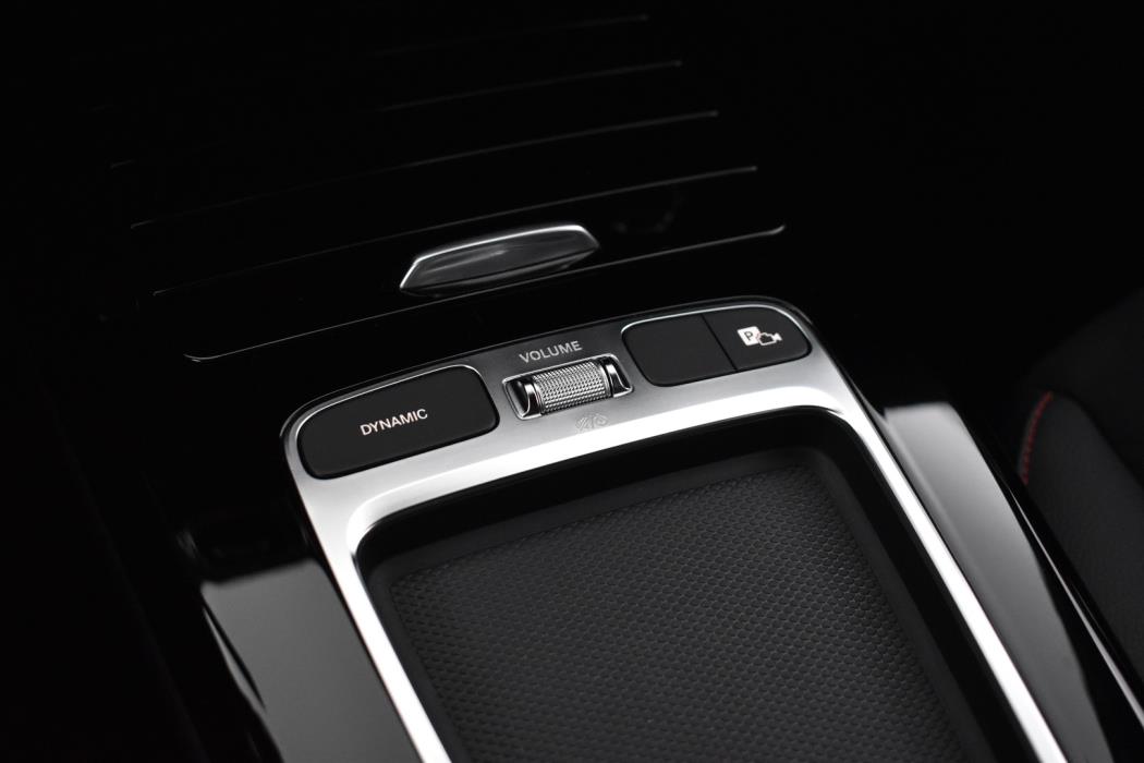 MERCEDES-BENZ CLA 2025