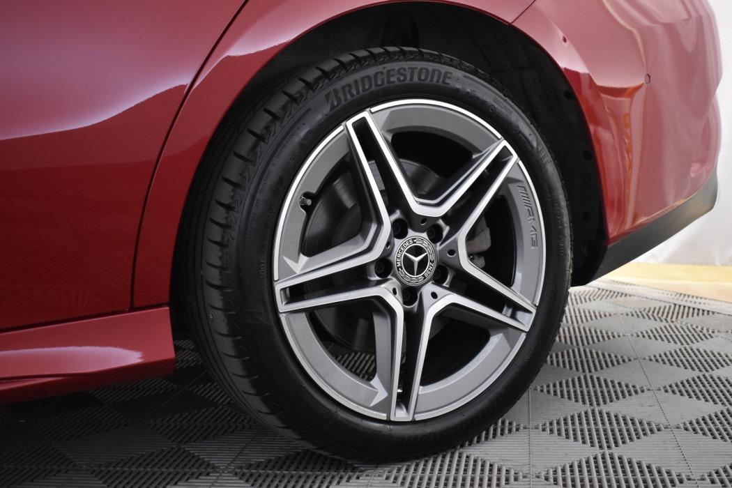 MERCEDES-BENZ CLA 2025