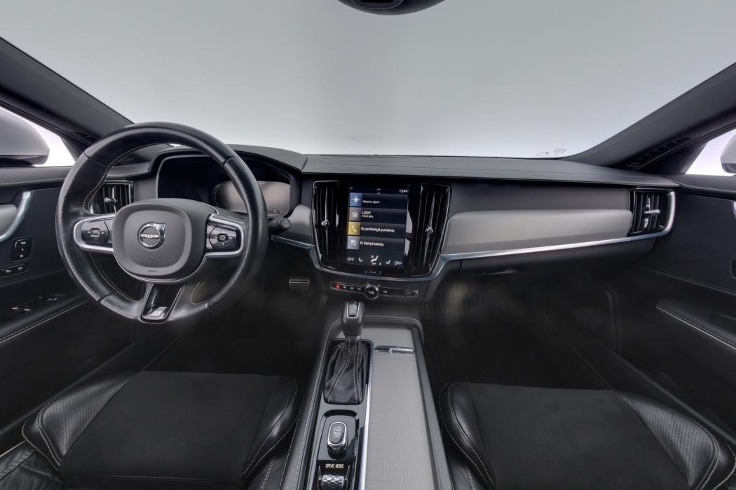 VOLVO V90 2019