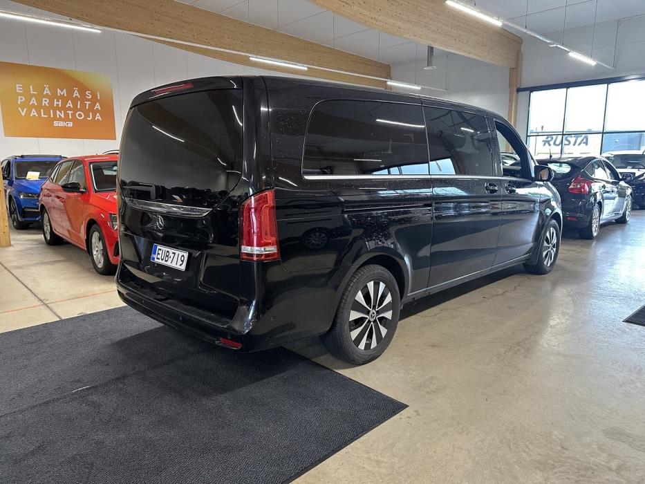 MERCEDES-BENZ V 2022