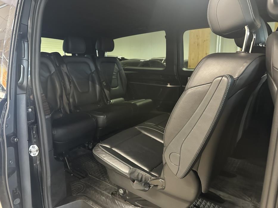MERCEDES-BENZ V 2022