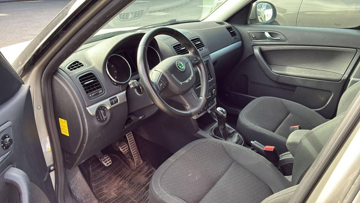 SKODA Yeti 2012