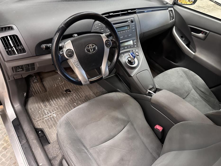 TOYOTA Prius 2010