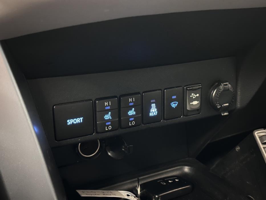 TOYOTA RAV4 2015