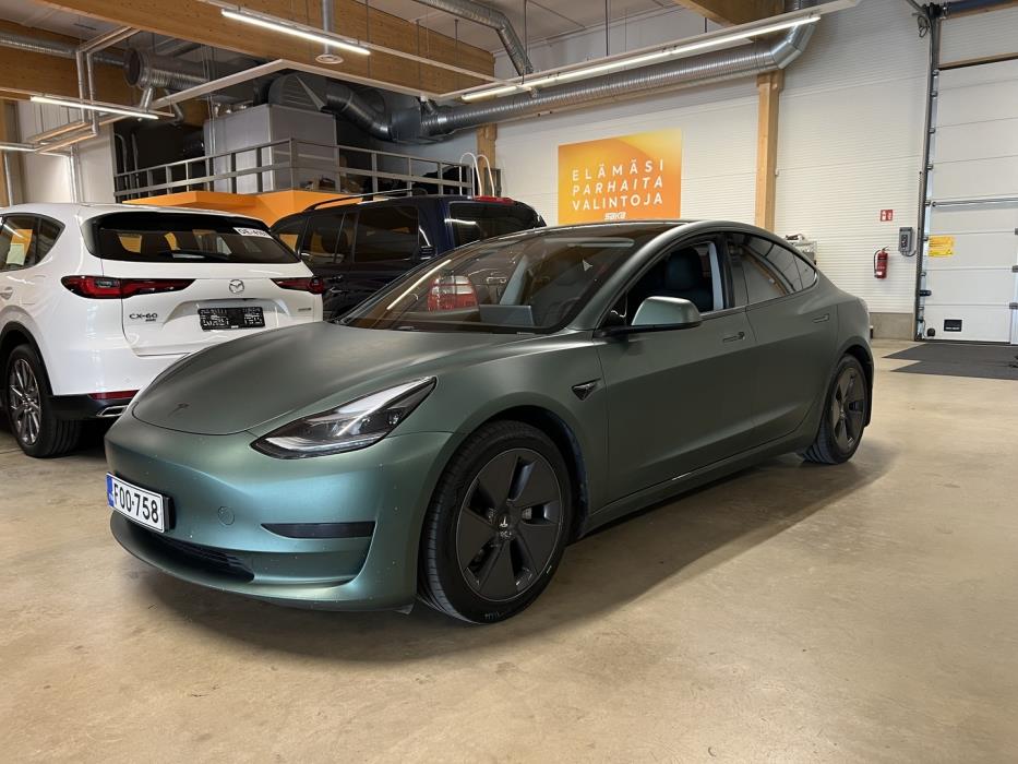 TESLA Model 3 2021