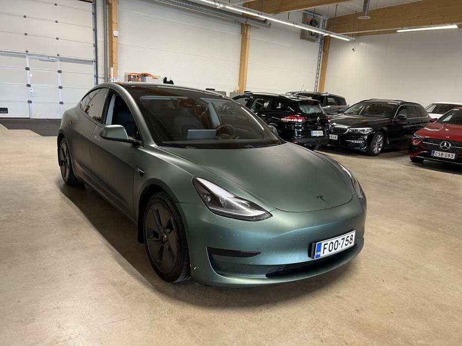 TESLA Model 3 2021