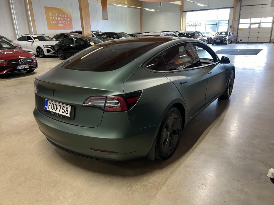 TESLA Model 3 2021
