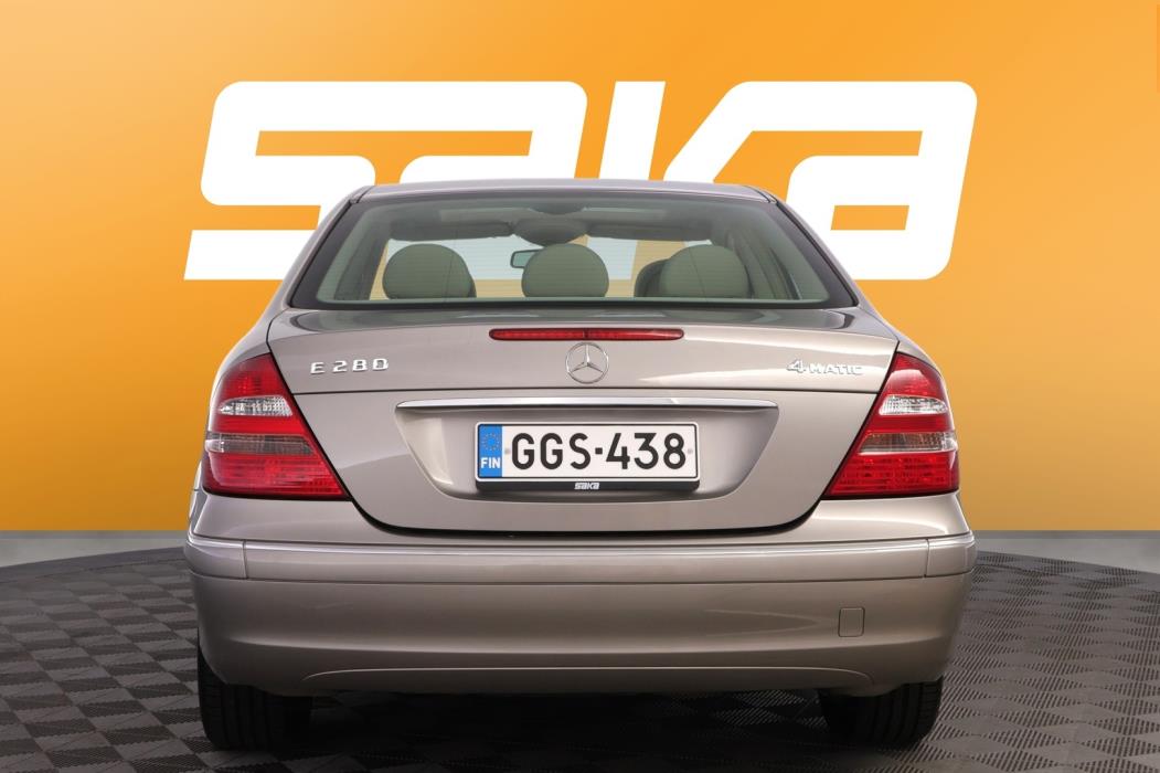 MERCEDES-BENZ E 2006