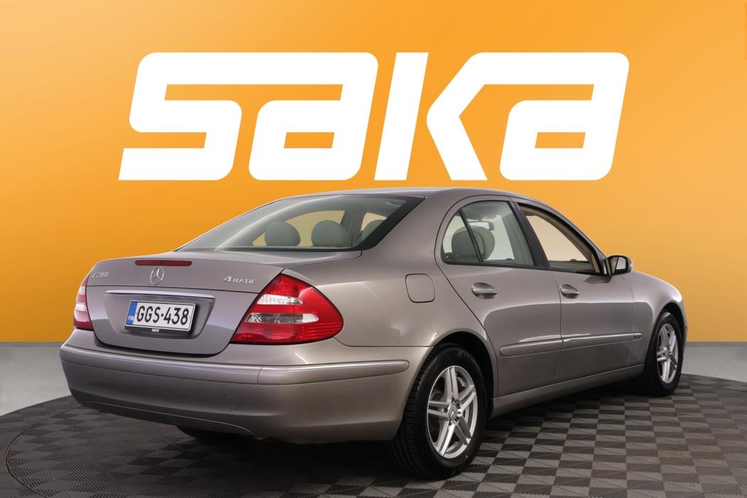 MERCEDES-BENZ E 2006
