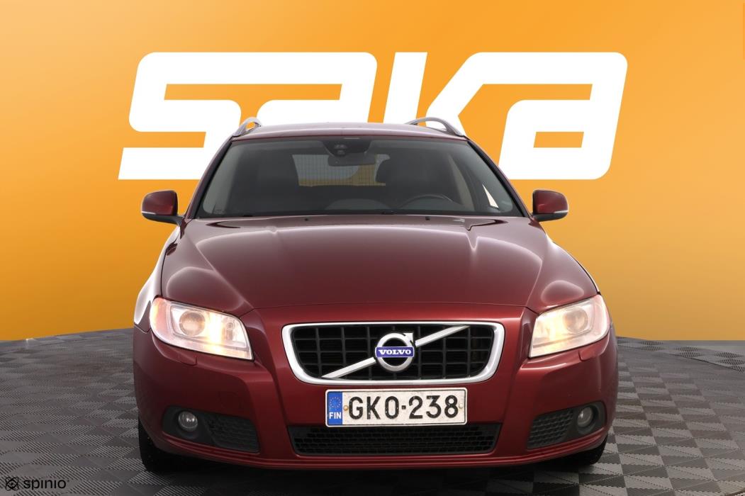 VOLVO V70 2012