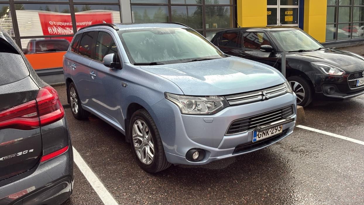 MITSUBISHI Outlander PHEV 2014