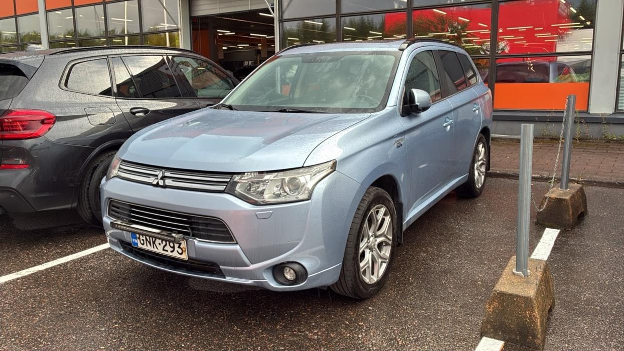 MITSUBISHI Outlander PHEV 2014
