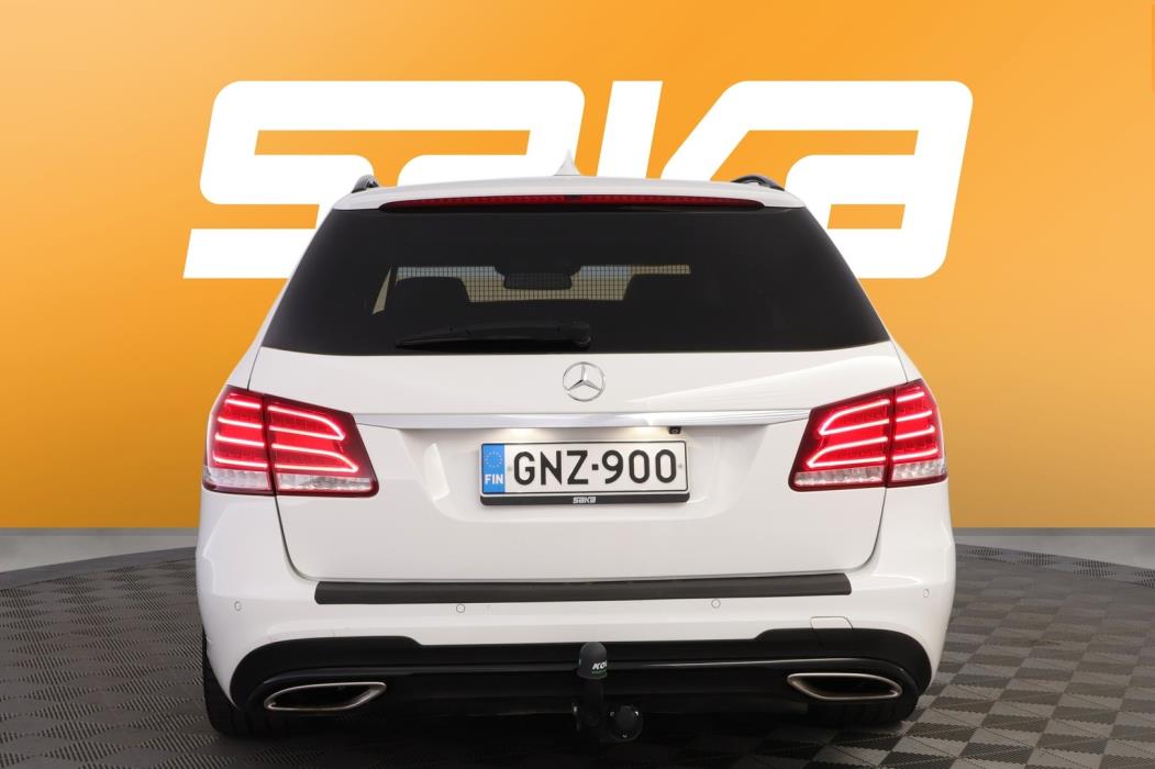 MERCEDES-BENZ E 2015