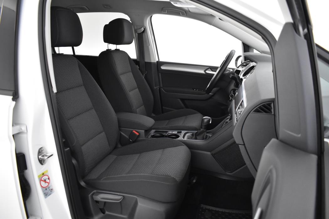 VOLKSWAGEN Touran 2020