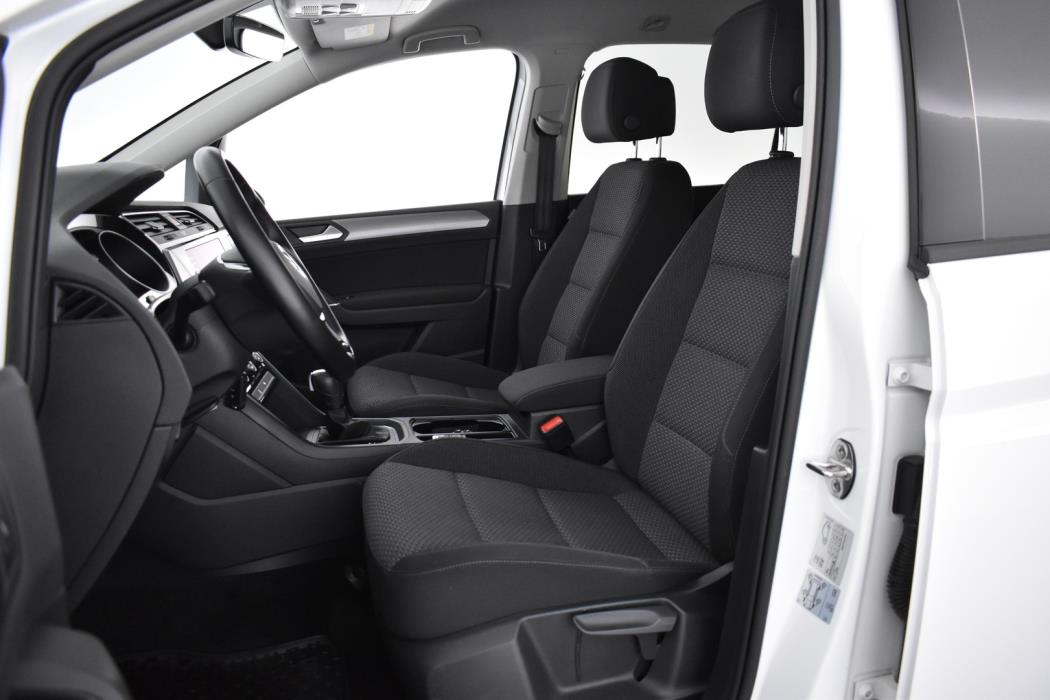 VOLKSWAGEN Touran 2020