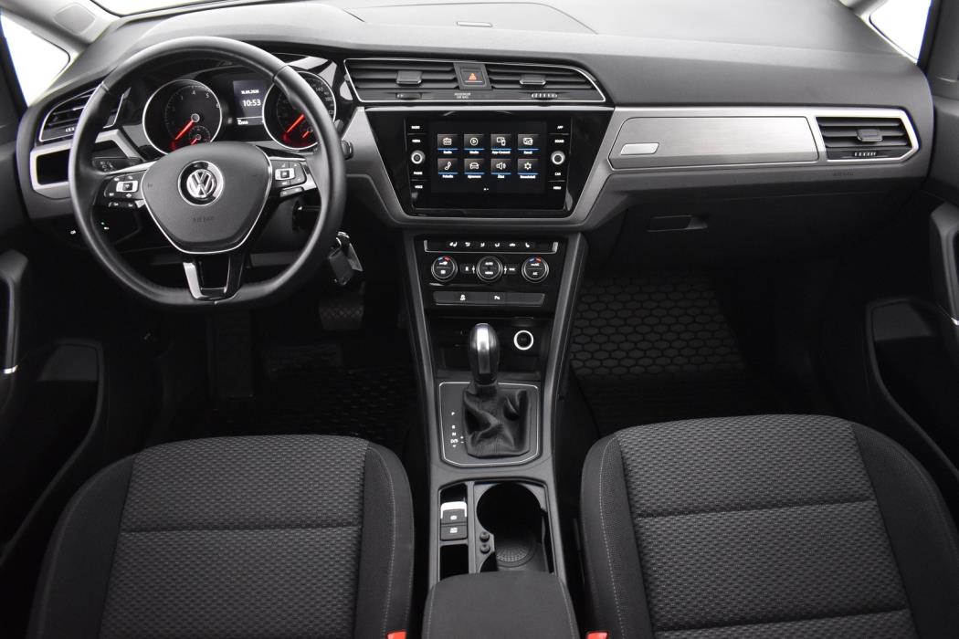 VOLKSWAGEN Touran 2020