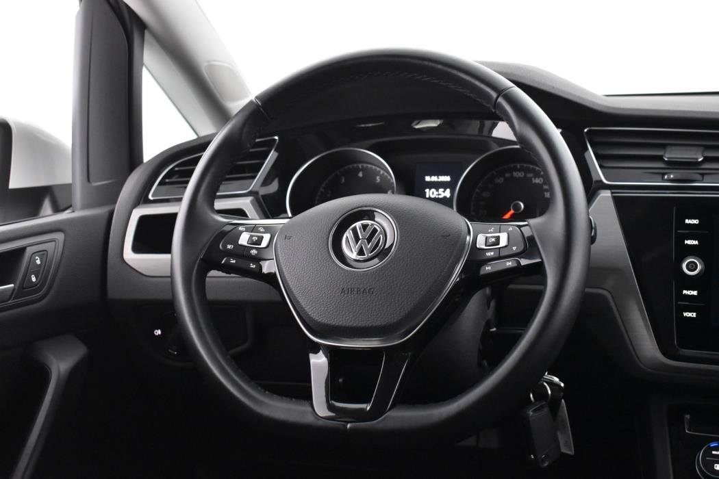 VOLKSWAGEN Touran 2020