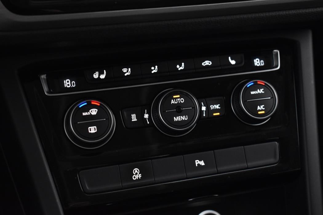 VOLKSWAGEN Touran 2020